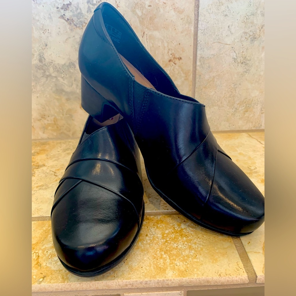 NWT Clarks Rosalyn Adele Pumps